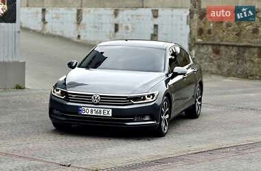 Седан Volkswagen Passat 2015 в 
