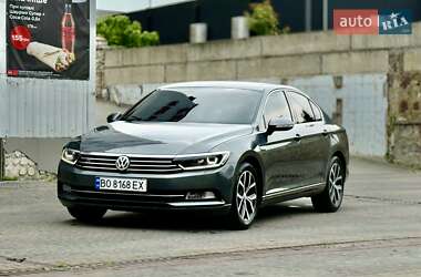 Седан Volkswagen Passat 2015 в 