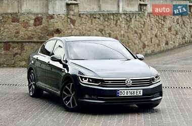 Седан Volkswagen Passat 2015 в 