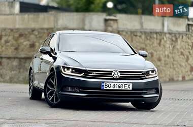 Седан Volkswagen Passat 2015 в 