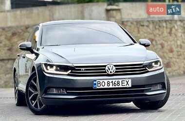 Седан Volkswagen Passat 2015 в 