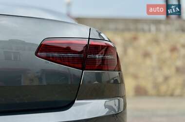 Седан Volkswagen Passat 2015 в 