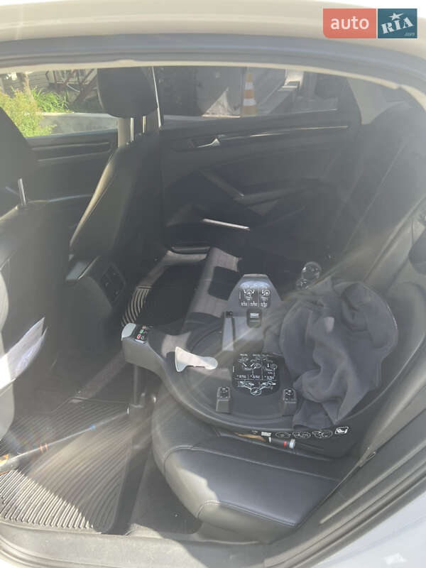 Седан Volkswagen Passat 2013 в Днепре фото 10 Седан Volkswagen Passat 2013 в Днепре