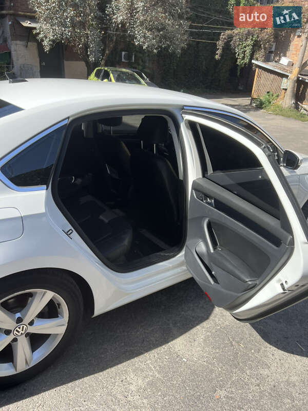 Седан Volkswagen Passat 2013 в Днепре фото 11 Седан Volkswagen Passat 2013 в Днепре