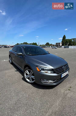 Седан Volkswagen Passat 2014 в Києві