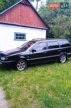 Универсал Volkswagen Passat 1995 в Киеве