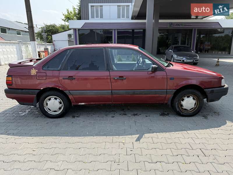 Седан Volkswagen Passat 1991 в Чернівцях