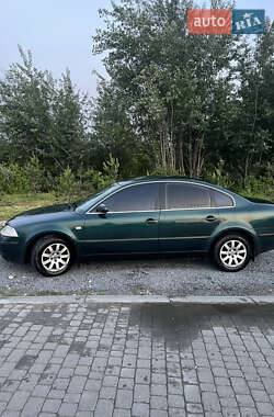 Седан Volkswagen Passat 2001 в 