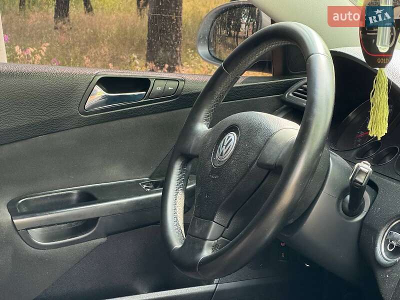 Универсал Volkswagen Passat 2006 в Ахтырке