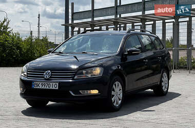 Універсал Volkswagen Passat 2010 в Львові