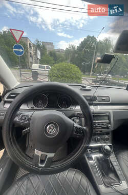 Універсал Volkswagen Passat 2012 в Вінниці