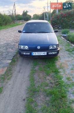 Седан Volkswagen Passat 1991 в 