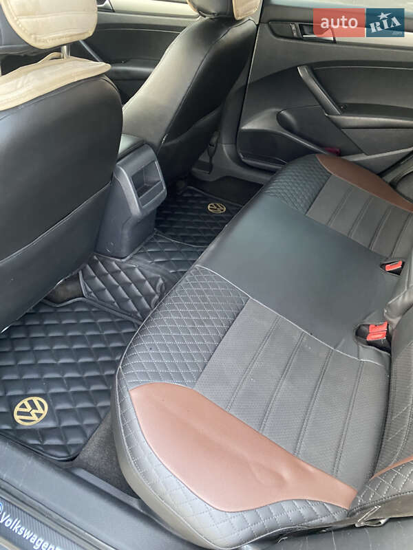 Седан Volkswagen Passat 2012 в Софиевской Борщаговке