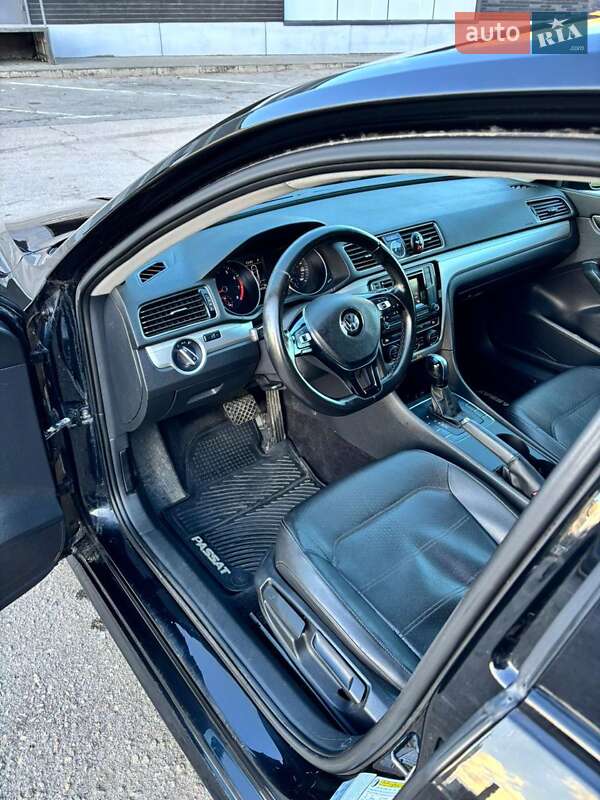 Седан Volkswagen Passat 2016 в Киеве