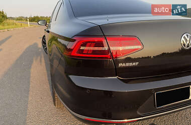 Седан Volkswagen Passat 2017 в 