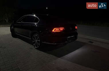 Седан Volkswagen Passat 2017 в 