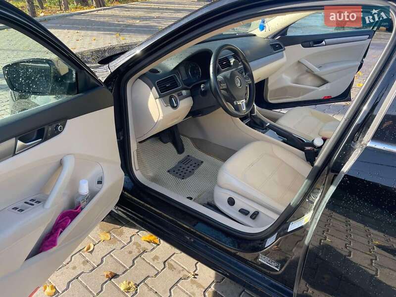 Седан Volkswagen Passat 2014 в Львові