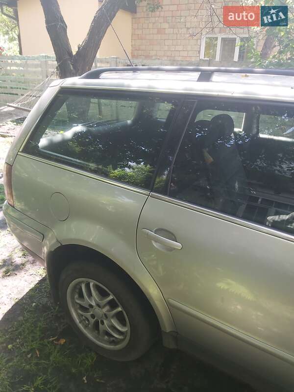 Універсал Volkswagen Passat 2002 в Києві