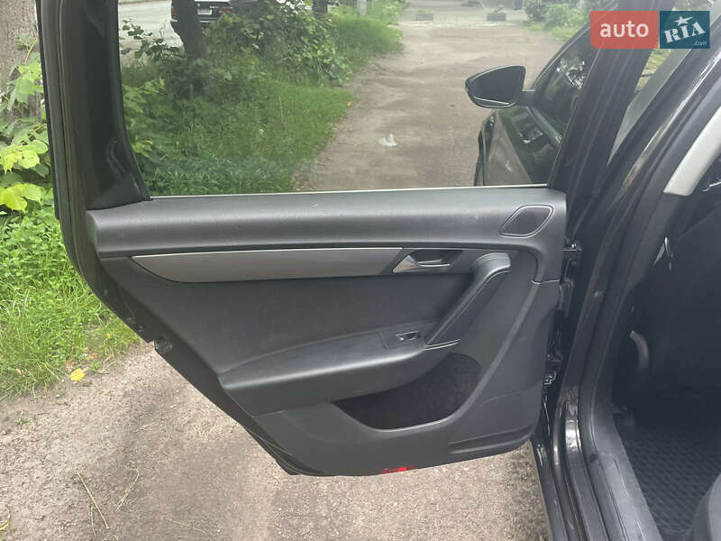 Универсал Volkswagen Passat 2011 в Казатине