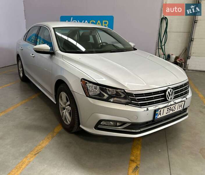 Седан Volkswagen Passat 2015 в 