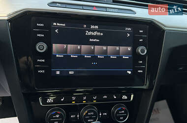 Седан Volkswagen Passat 2019 в 