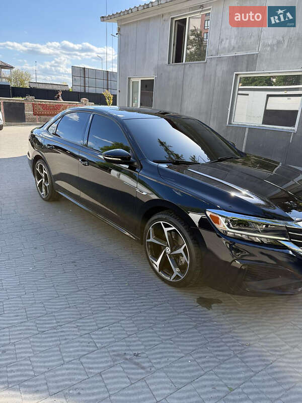 Седан Volkswagen Passat 2020 в Тернополі