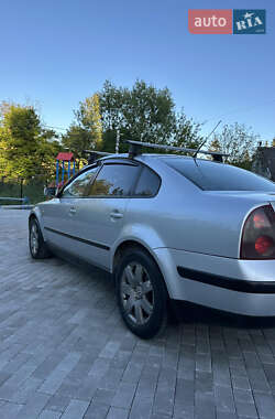 Седан Volkswagen Passat 2001 в 