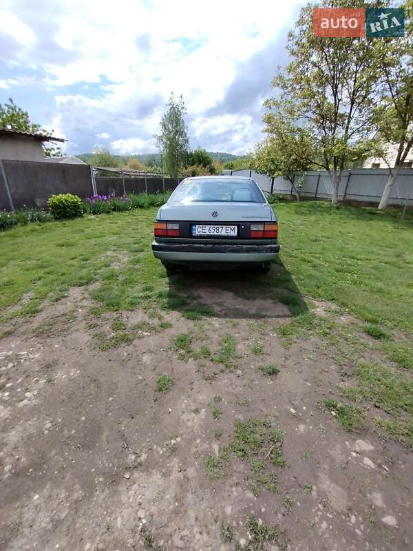 Седан Volkswagen Passat 1989 в Черновцах