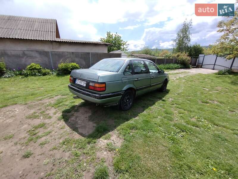 Седан Volkswagen Passat 1989 в Черновцах
