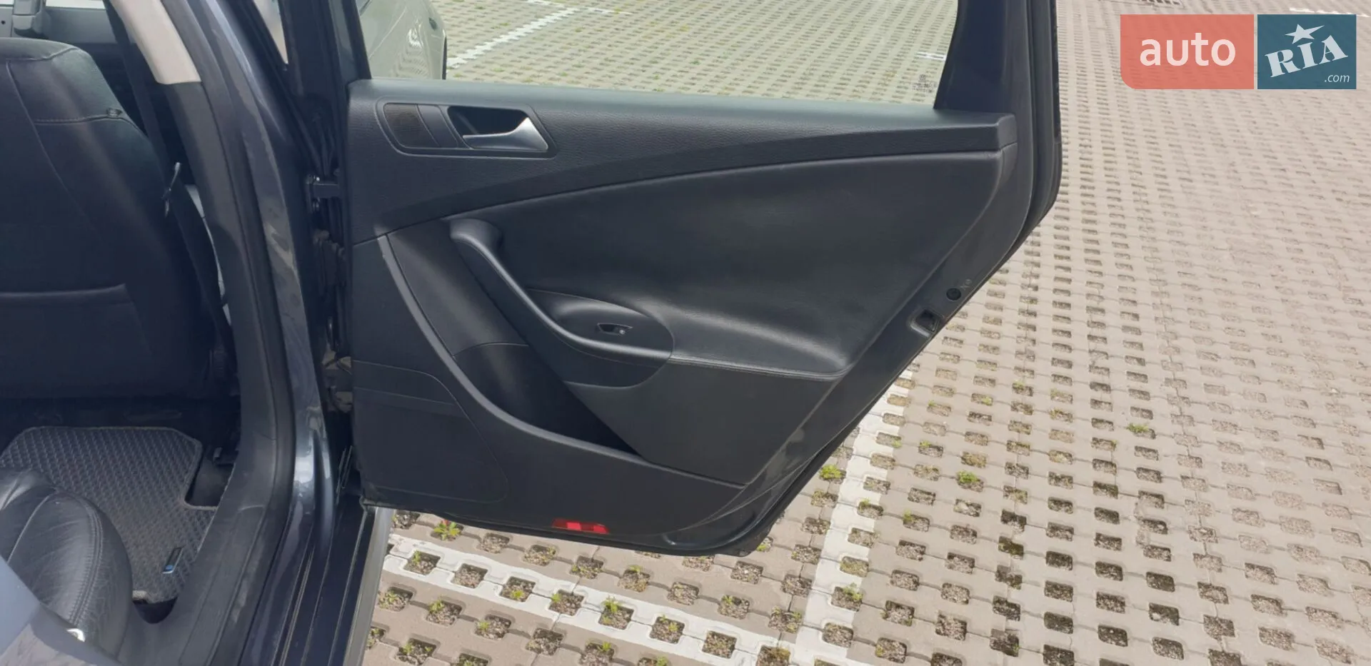 2010 Volkswagen Passat - мініатюра 16