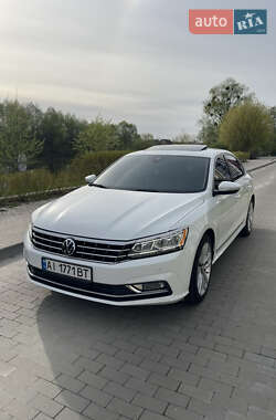 Седан Volkswagen Passat 2017 в Киеве