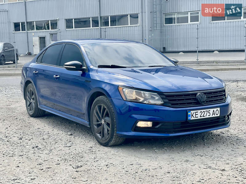 Седан Volkswagen Passat 2017 в Днепре
