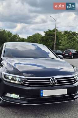 Седан Volkswagen Passat 2018 в Запорожье