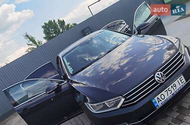 Седан Volkswagen Passat 2016 в Тячеве