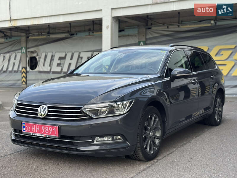 Универсал Volkswagen Passat 2018 в Киеве