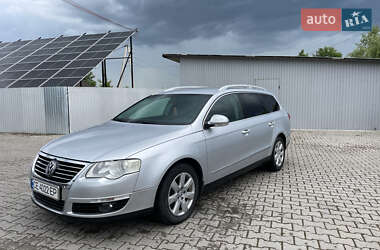 Універсал Volkswagen Passat 2010 в Новоселиці