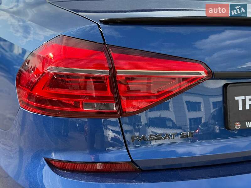 Седан Volkswagen Passat 2016 в Киеве