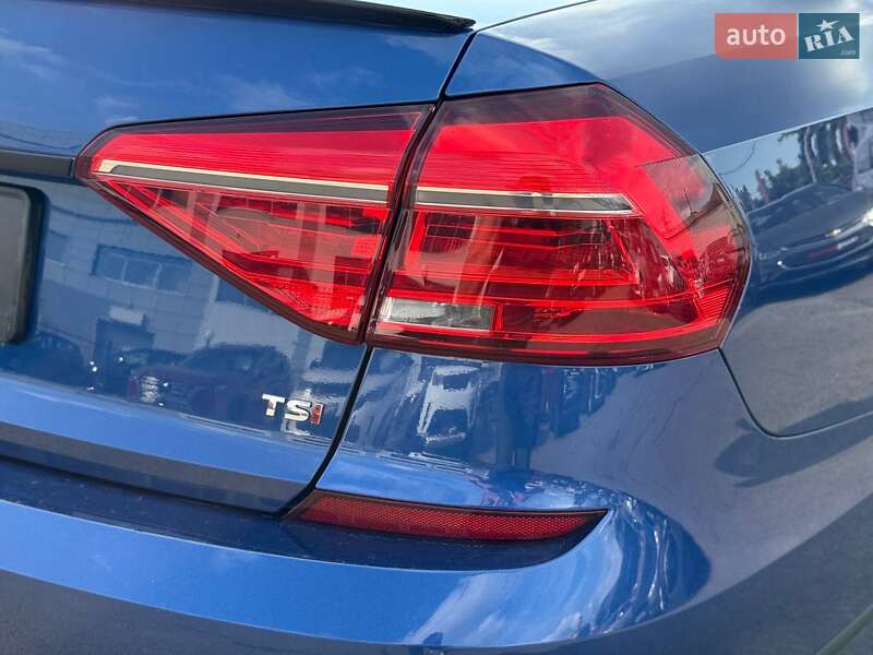 Седан Volkswagen Passat 2016 в Киеве