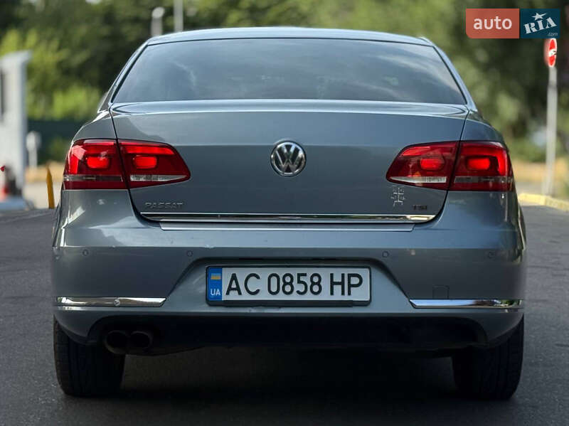 Седан Volkswagen Passat 2011 в Дніпрі
