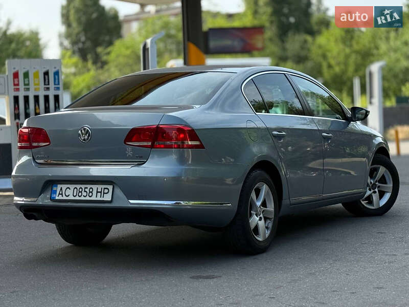 Седан Volkswagen Passat 2011 в Дніпрі