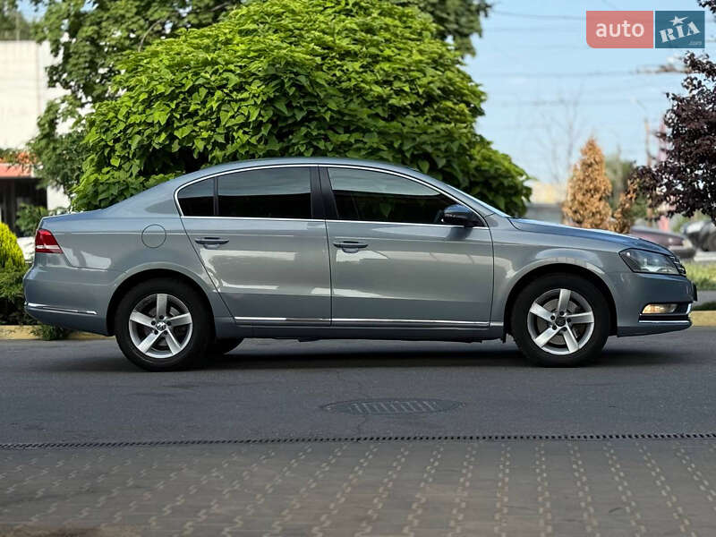 Седан Volkswagen Passat 2011 в Дніпрі