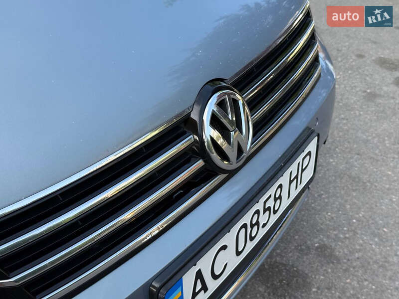 Седан Volkswagen Passat 2011 в Дніпрі