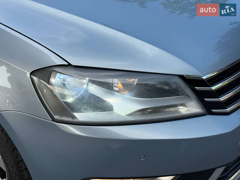 Седан Volkswagen Passat 2011 в Дніпрі