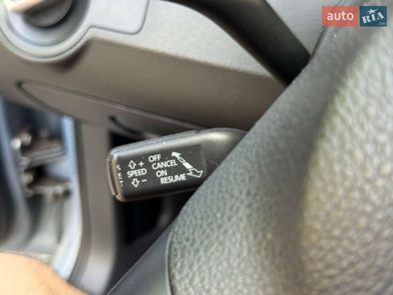 Седан Volkswagen Passat 2011 в Дніпрі