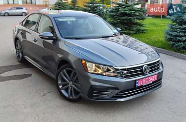 Седан Volkswagen Passat 2018 в Ровно