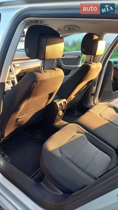Універсал Volkswagen Passat 2012 в Львові