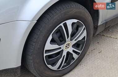 Универсал Volkswagen Passat 2002 в 