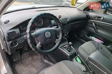 Универсал Volkswagen Passat 2002 в 