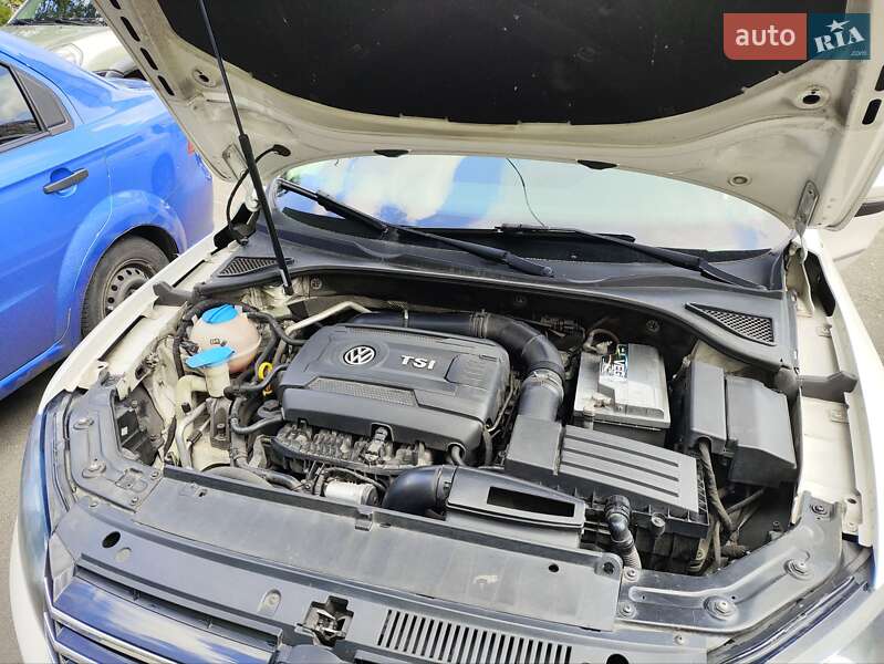 Седан Volkswagen Passat 2014 в Києві