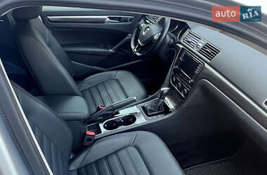 Седан Volkswagen Passat 2017 в 